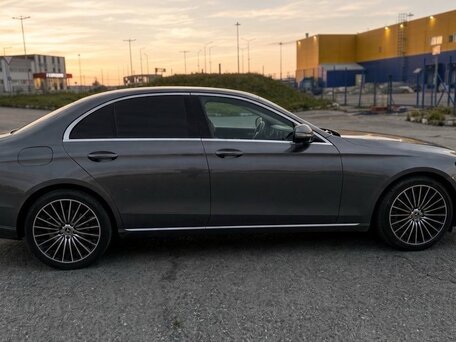 2017 Mercedes-Benz E-Класс 200 V (W213, S213, C238), серый, 2900000 рублей, вид 4