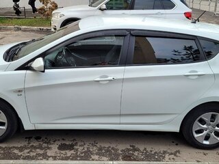 2015 Hyundai Solaris I Рестайлинг, белый, 890000 рублей, вид 4