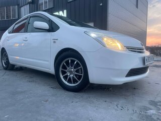 2011 Toyota Prius JDM II Рестайлинг (XW20), белый, 775000 рублей, вид 2