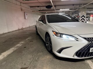 2023 Lexus ES 300h VII Рестайлинг, белый, 4500000 рублей, вид 4