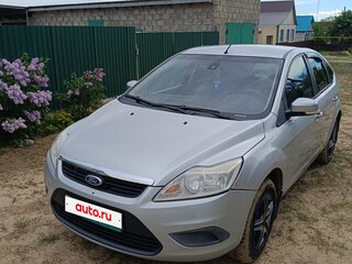 2010 Ford Focus II Рестайлинг, серебристый, 530000 рублей, вид 1