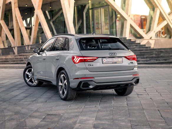 2026 Audi Q3 35 TFSI II (F3), серый, 3850000 рублей - вид 3