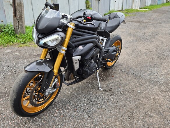 2021 Triumph Speed Triple, чёрный, 1200000 рублей - вид 8