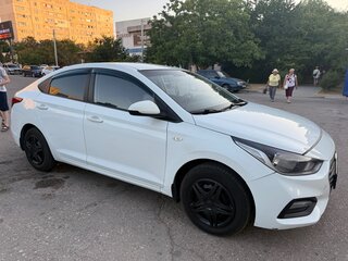2018 Hyundai Solaris II, белый, 733000 рублей, вид 3