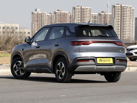 2026 BYD Yuan Up 45.12 kWh, серый, вид 4