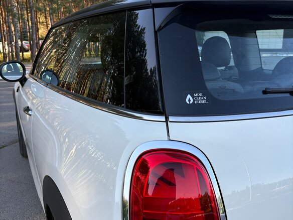 2022 Mini Hatch Cooper D III (F55/F56) Рестайлинг 2, белый, 2220000 рублей - вид 24