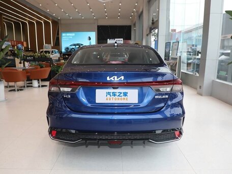 2026 Kia K3 II (China Market) Рестайлинг, синий, 2200000 рублей, вид 5