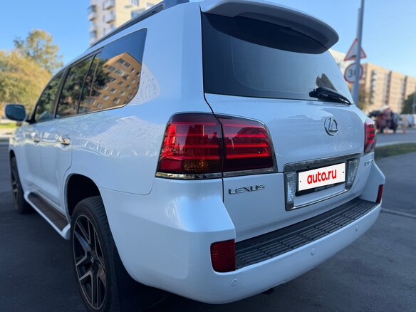 2010 Lexus LX 570 III, белый, 2590000 рублей - вид 6