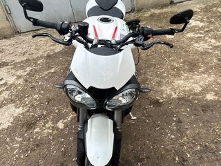 2019 Triumph Street Triple, белый, 750000 рублей, вид 3