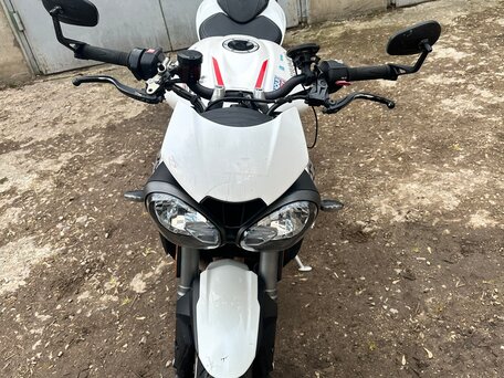 2019 Triumph Street Triple, белый, 750000 рублей, вид 3