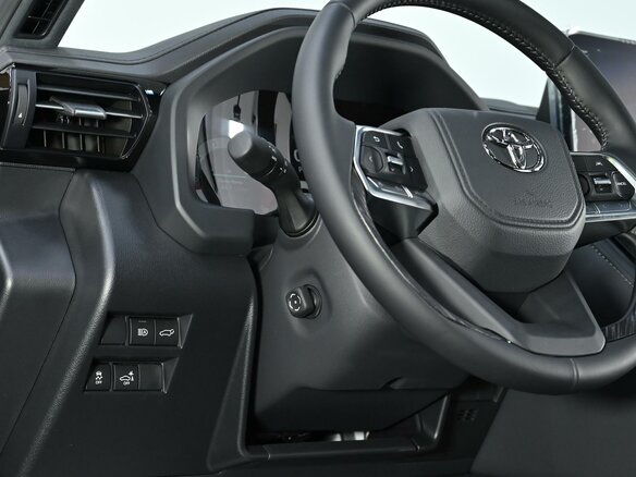 2026 Toyota Land Cruiser 300 Series, чёрный, 14450000 рублей - вид 11