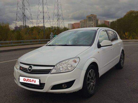 2011 Opel Astra H Рестайлинг, белый, 550000 рублей