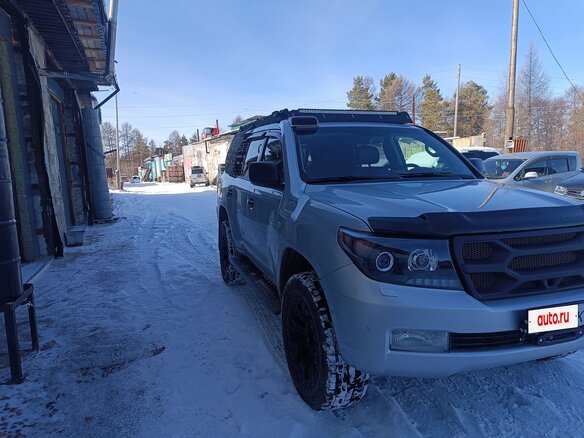 2008 Toyota Land Cruiser 200 Series, серебристый, 6500000 рублей - вид 2