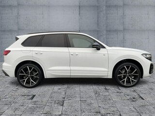 2025 Volkswagen Touareg III Рестайлинг, белый, 14620000 рублей, вид 3