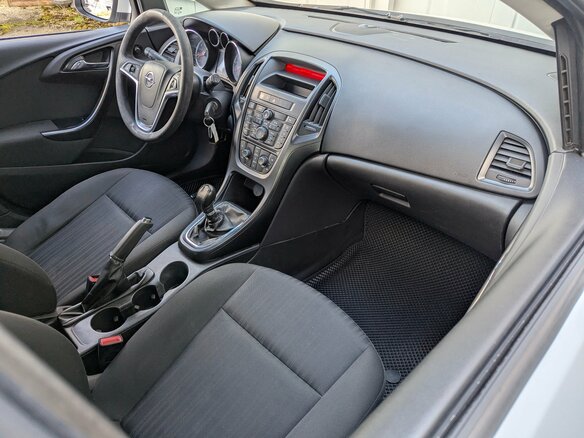 2011 Opel Astra J, белый - вид 15