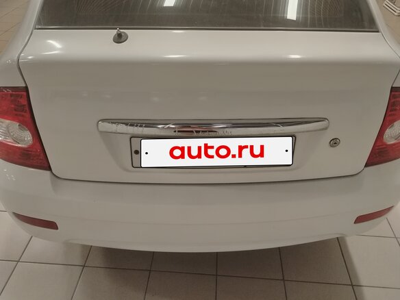 2011 Lada (ВАЗ) Priora I, белый, 350000 рублей - вид 4