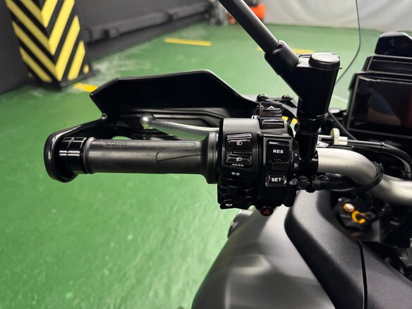 2022 Yamaha MT-09 Tracer (FJ-09), серый, 1325000 рублей - вид 12