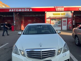2011 Mercedes-Benz E-Класс 200 7G-Tronic IV (W212, S212, C207), белый, 1350000 рублей, вид 5
