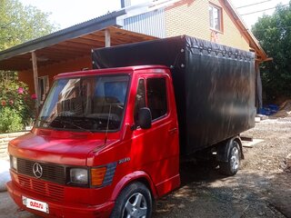 1985 Mercedes-Benz T1, красный, 450000 рублей, вид 1