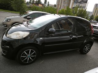 2013 Peugeot 107 I Рестайлинг 2, чёрный, 400000 рублей, вид 4