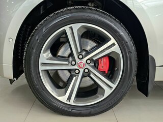 2016 Jaguar F-Pace I, серебристый, 2890000 рублей, вид 4