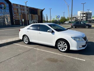 2012 Toyota Camry VII (XV50), белый, 1499999 рублей, вид 3