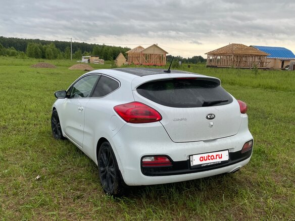 2013 Kia Ceed II, белый, 970000 рублей - вид 1