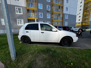 1999 Toyota Starlet V (P90), белый, 150000 рублей, вид 5