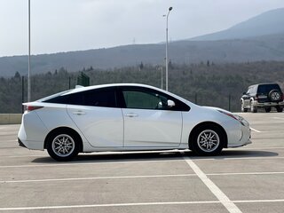 2016 Toyota Prius IV (XW50), белый, 1500000 рублей, вид 5