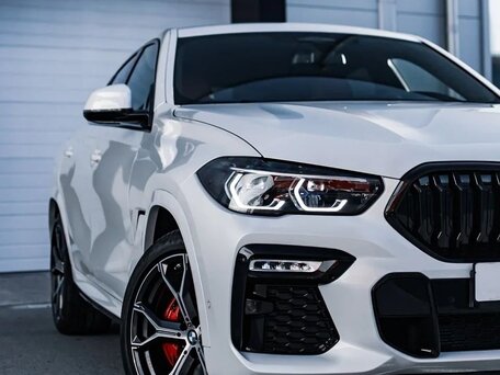 2021 BMW X6 40i III (G06), белый, 7150000 рублей, вид 1