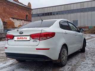2016 Kia Rio III Рестайлинг, белый, 620000 рублей, вид 4