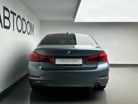 2018 BMW 5 серии 520i VII (G30/G31/G38), серый, 2650000 рублей, вид 4