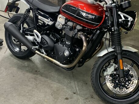 2021 Triumph Speed Twin, красный, 980000 рублей, вид 3
