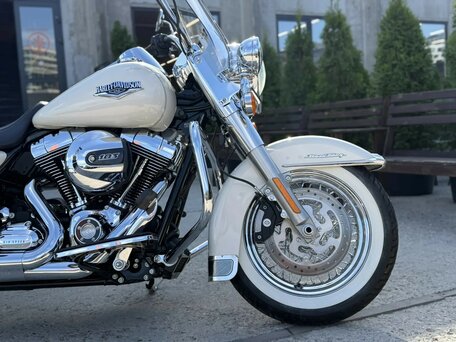 2014 Harley-Davidson Road King, белый, 2000000 рублей, вид 2