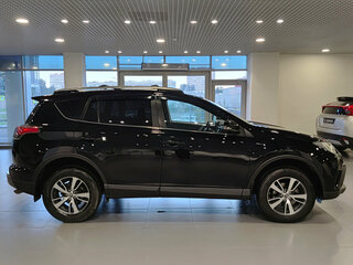 2017 Toyota RAV4 IV (XA40) Рестайлинг, чёрный, 2630000 рублей, вид 4