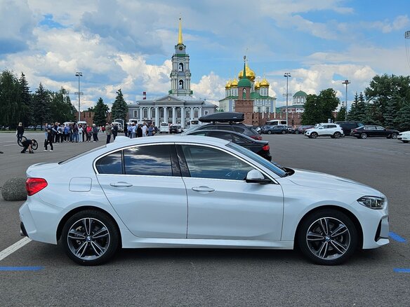 2021 BMW 1 серии 120i III (F52) Рестайлинг, белый, 2500000 рублей - вид 6