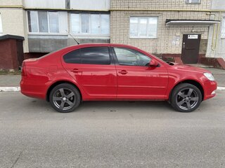 2009 Skoda Octavia II (A5) Рестайлинг, красный, 777000 рублей, вид 4