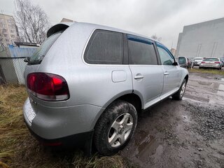 2008 Volkswagen Touareg I Рестайлинг, серебристый, 1220000 рублей, вид 4