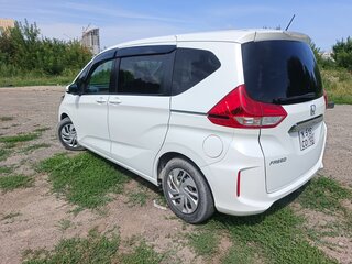2018 Honda Freed II, белый, 1300000 рублей, вид 5