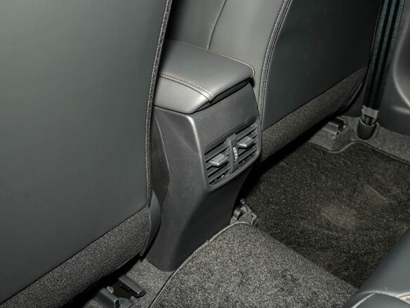 2026 Toyota Corolla XII (E210) Рестайлинг 2, белый, 2200000 рублей - вид 37