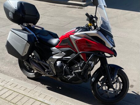 2021 Honda NC 750X, красный, 1060000 рублей, вид 1