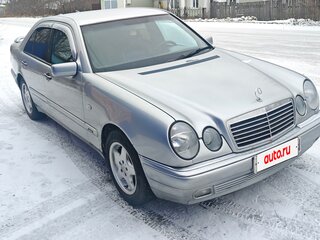 1998 Mercedes-Benz E-Класс 250 II (W210, S210), серебристый, 430000 рублей, вид 1