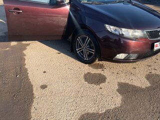 2010 Kia Cerato 6-speed II, чёрный, 680000 рублей, вид 3