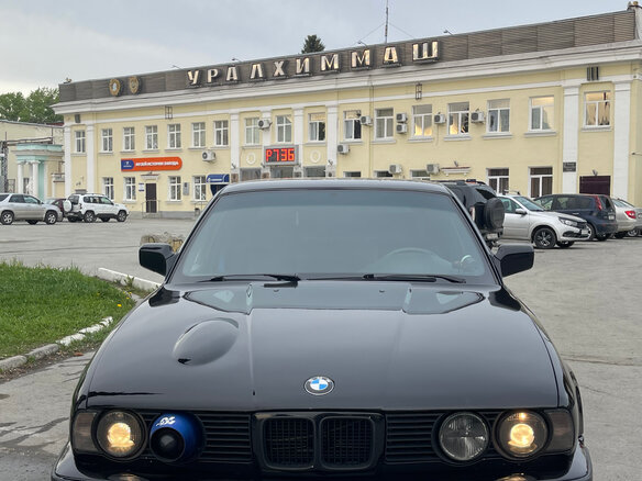 1992 BMW 5 серии 525i III (E34), чёрный, 1700000 рублей - вид 1