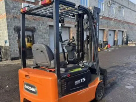 2014 Doosan B15, красный, 800000 рублей, вид 1
