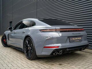 2026 Porsche Panamera GTS III, серый, 27500000 рублей, вид 2