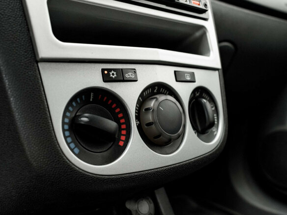 2009 Opel Corsa D, красный, 380000 рублей - вид 15