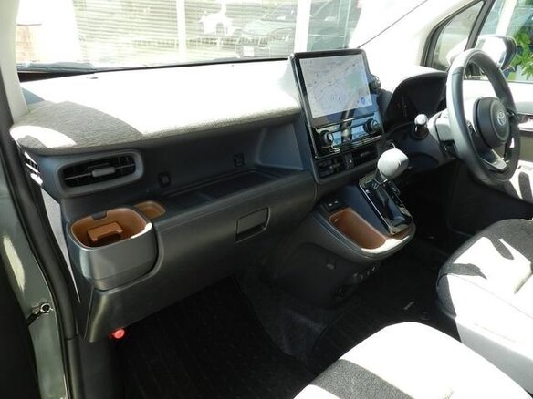 2023 Toyota Sienta III, зелёный, 1440548 рублей - вид 18