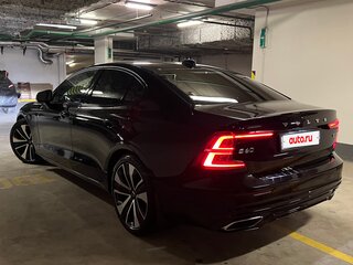 2021 Volvo S60 III, чёрный, 3650000 рублей, вид 4