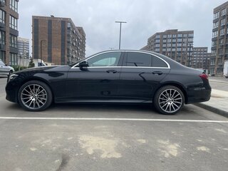 2020 Mercedes-Benz E-Класс 200 V (W213, S213, C238) Рестайлинг, чёрный, 4600000 рублей, вид 4